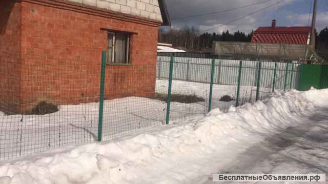 Кирпичный дом в большом с/т у леса. Недалеко река, ж/д станция