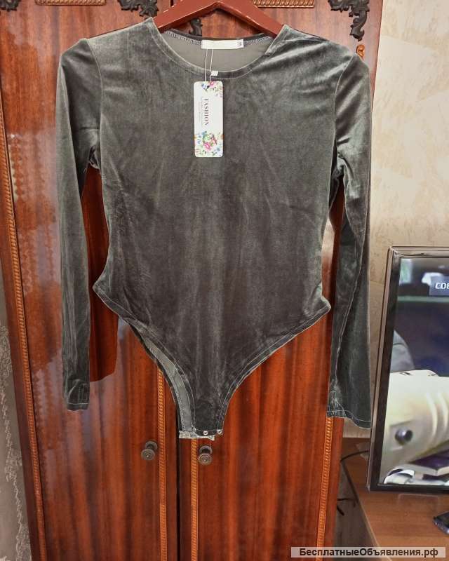 Боди серый велюр 44-46р новый с биркой