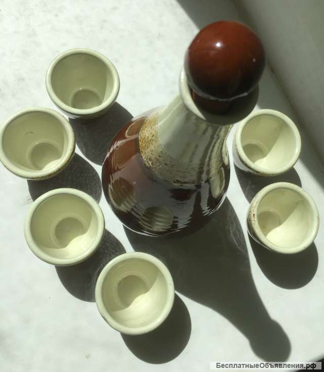 Набор винтажный: штоф со стопками (керамика)