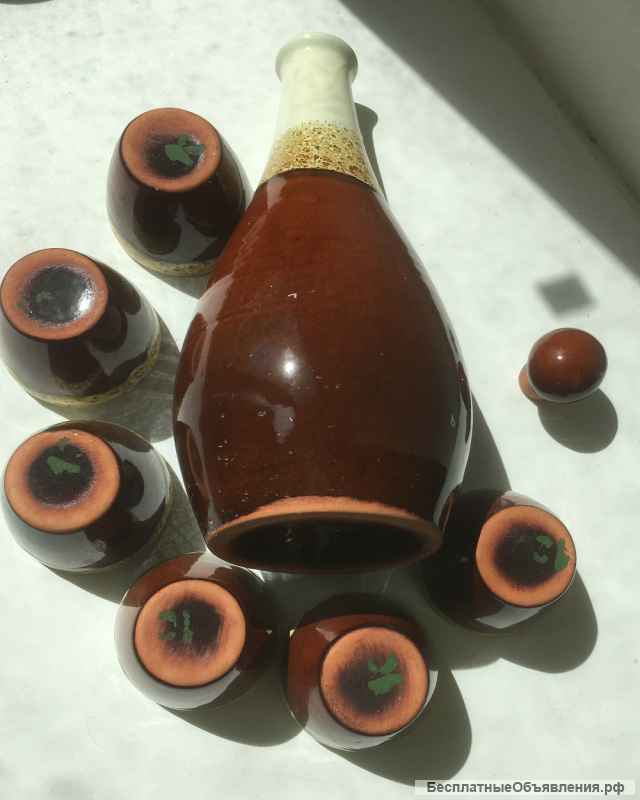 Набор винтажный: штоф со стопками (керамика)