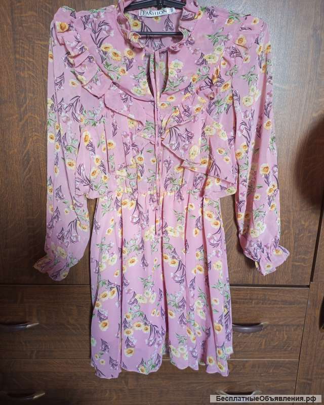 Платья 42-44р новые