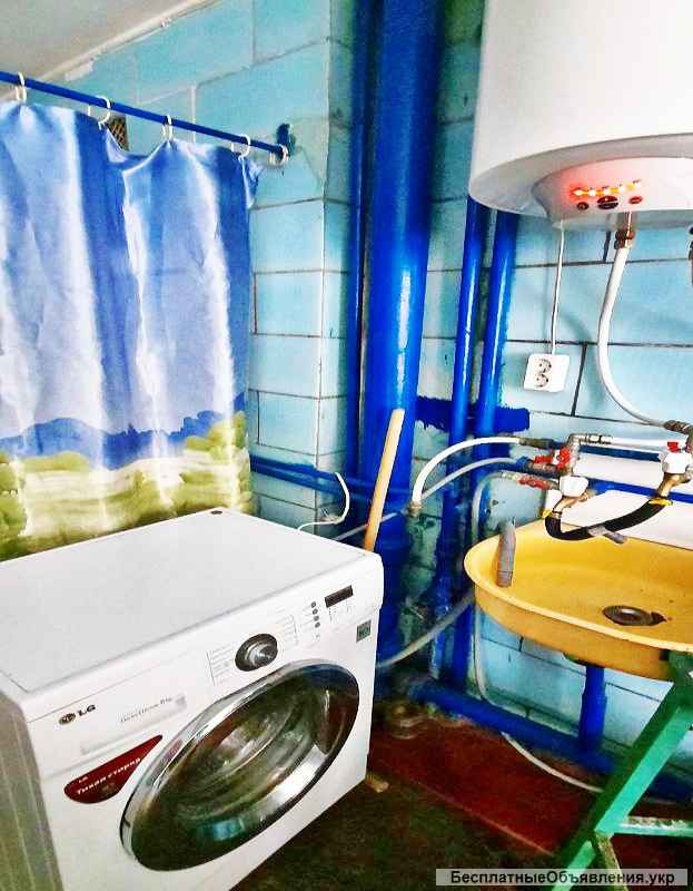 Кімната в капітальному ремонті.Всі меблі і техніка.