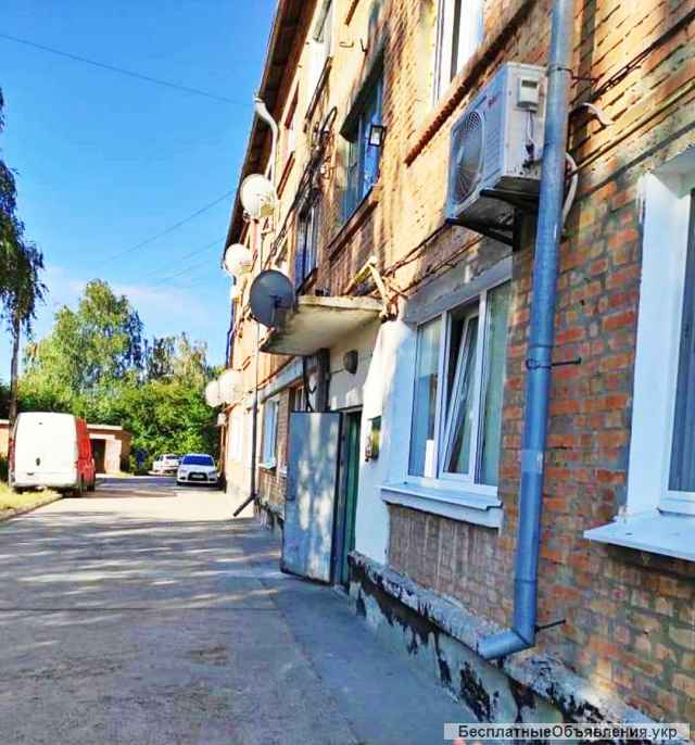 Кімната в капітальному ремонті.Всі меблі і техніка.