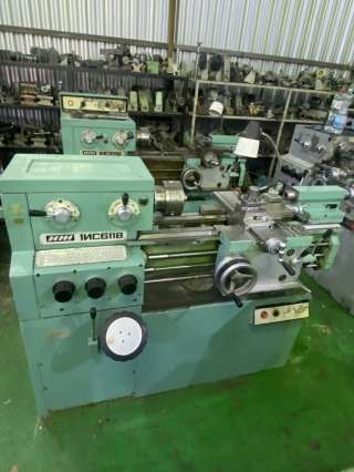 Токарный Винторезный станок ИЖ 1ис611в
