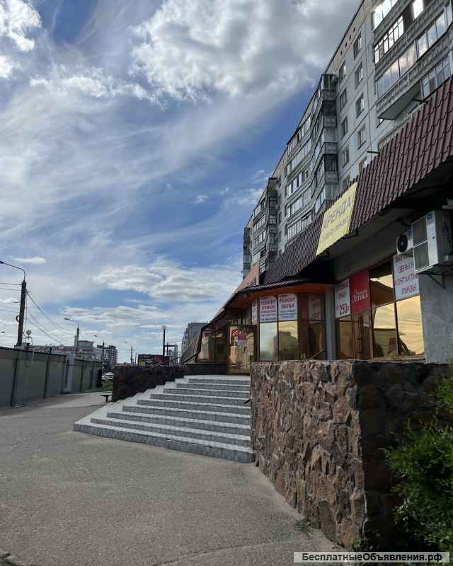 Сдается торговое помещение 90 м2 с отдельным входом в районе остановки "6 Линия"