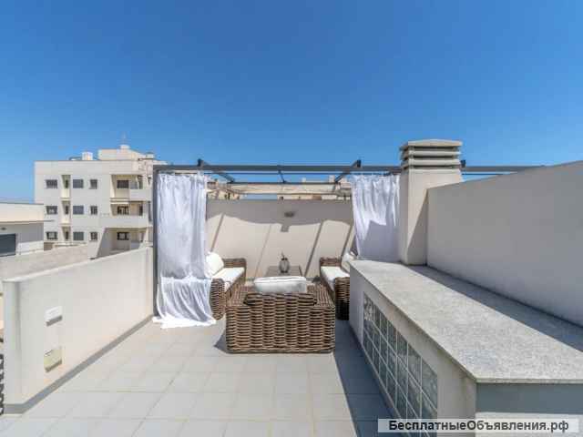 Потрясающая современная резиденция с частным бассе