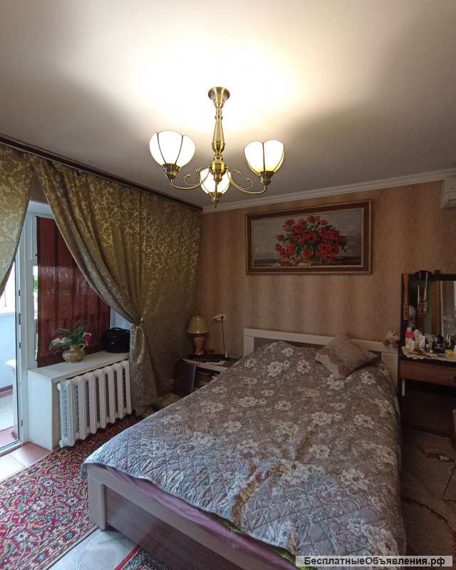 В продаже квартира из 3х комнат, юз район