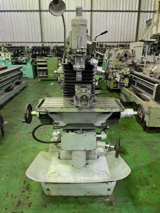 Широкоуниверсальный фрезерный станок ВМ-131 М