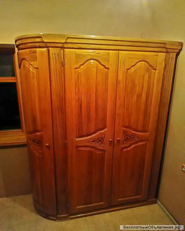 Деревянные лестницы и мебель