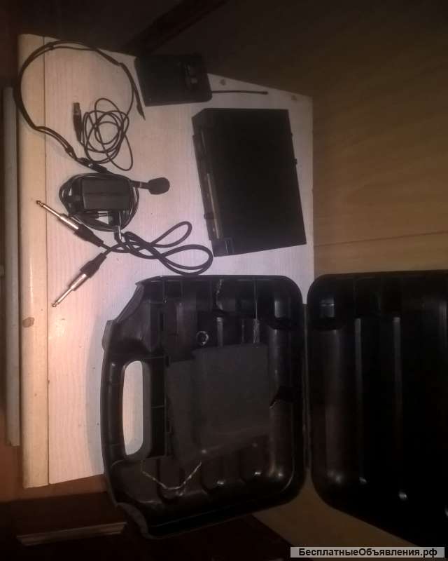 Гарнитура с оголовьем AKG UHF SR40 (ОРИГИНАЛ) в кейсе