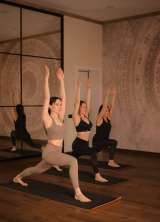 Занятия йогой онлайн и оффлайн