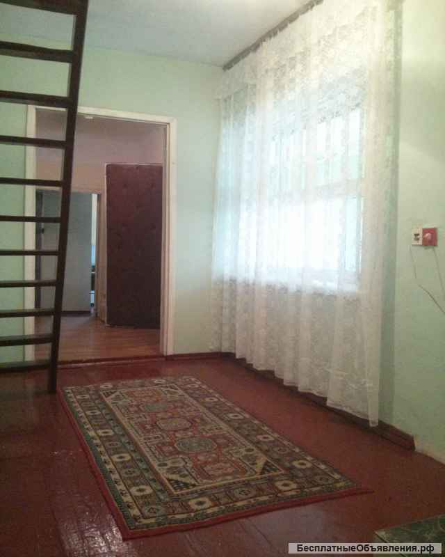 Дом с участком и гаражом