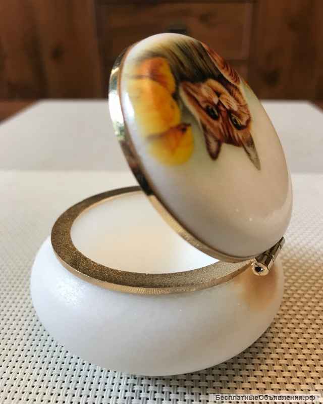 Шкатулка "Рыжий кот" из натурального камня Селенит