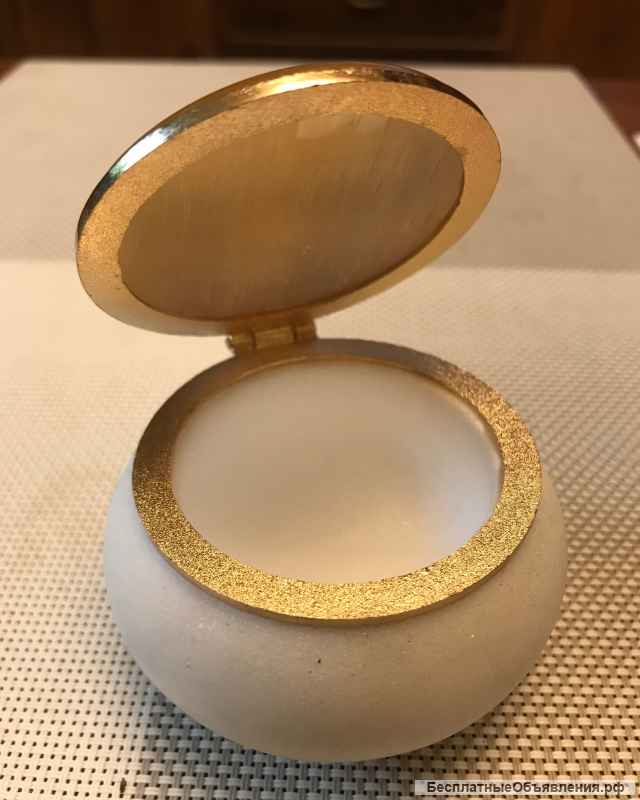 Шкатулка "Лопухина" из натурального камня Селенит