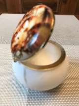 Шкатулка "Девушка" из натурального камня Селенит