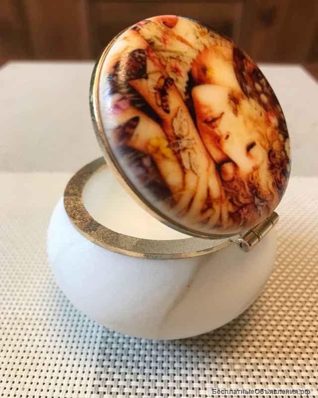 Шкатулка "Девушка" из натурального камня Селенит