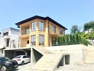 Красивый дом с видом на море