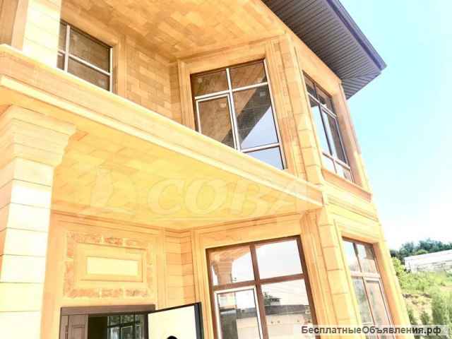 Красивый дом с видом на море