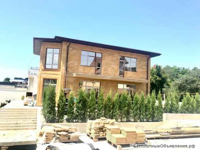 Красивый дом с видом на море