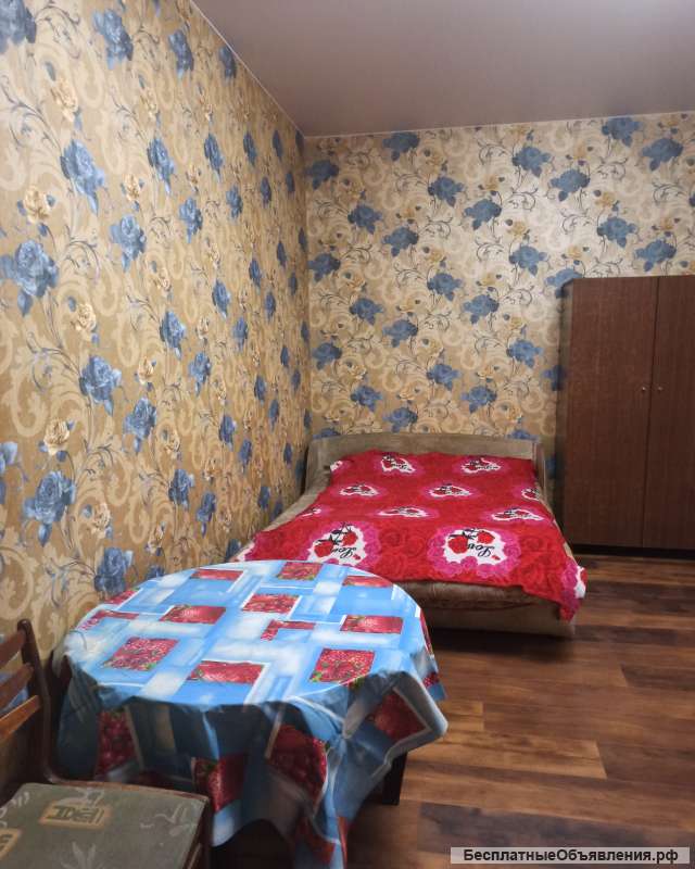 Сдам посуточно комнату