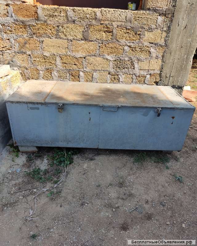 Ящик металлический (ларь)
