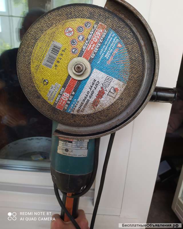 Угловая шлифмашинка MAKITA