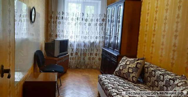 Сдам 3кв. Центр. С мебелью, быт. техникой. Хозяйка