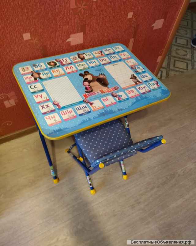 Стол и детский стул для ребенка