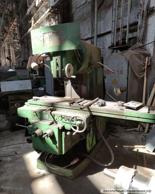 Станок фрезерный вертик-но 6Р13