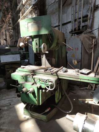 Станок фрезерный вертик-но 6Р13