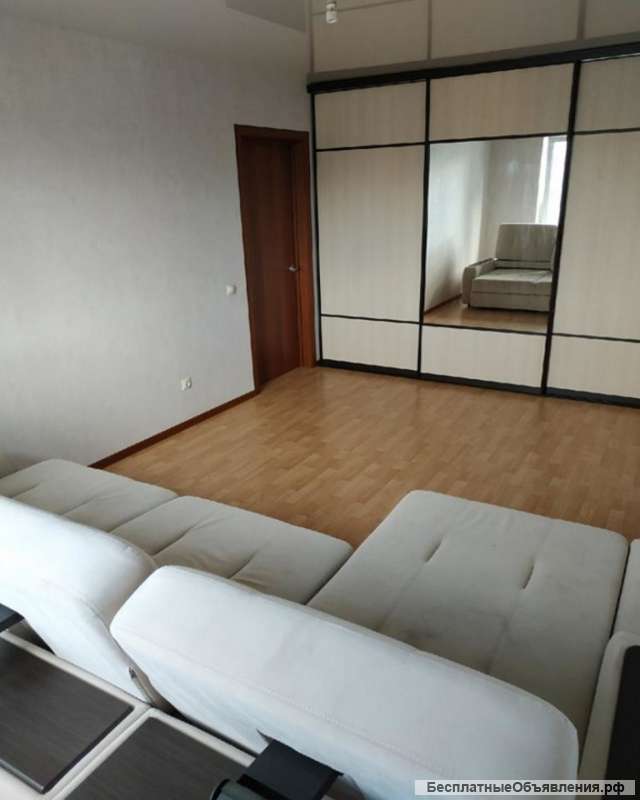 Мира, 331. Сдается комната в двушке, 2 микрорайон.