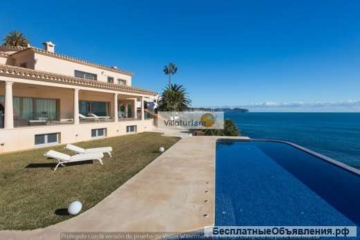 Потрясающая вилла с красивым видом