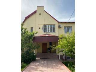 Дом, 2 уровня, 4 спальни, 305 кв.м, рядом комплекс Манас-айылы, б/п