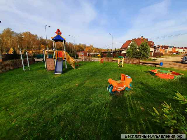 Участок у леса