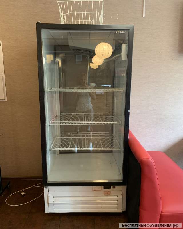 Холодильник с витриной