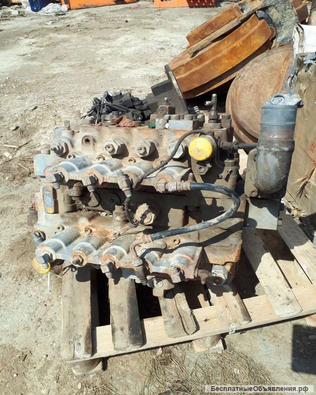 Гидрораспределитель hitachi ex 400-5 4394295