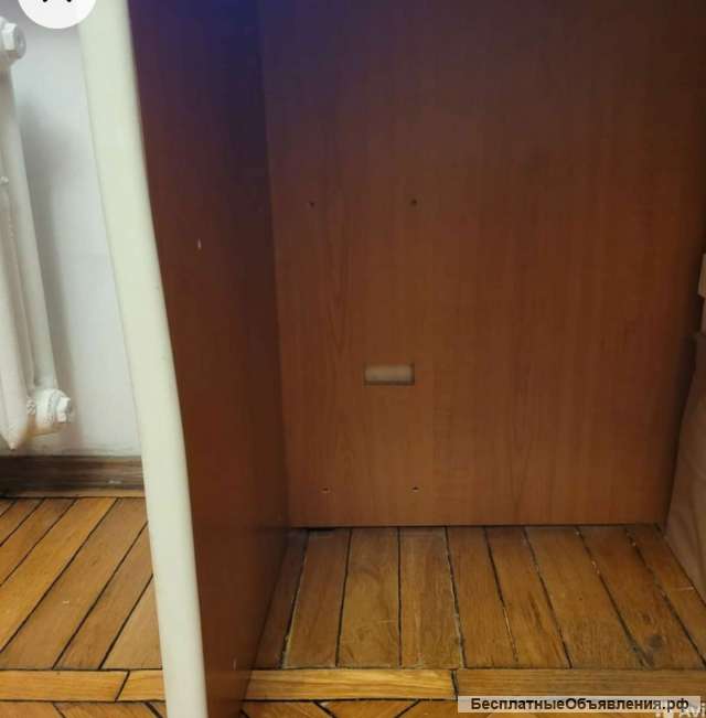 Угловой компьютерный стол