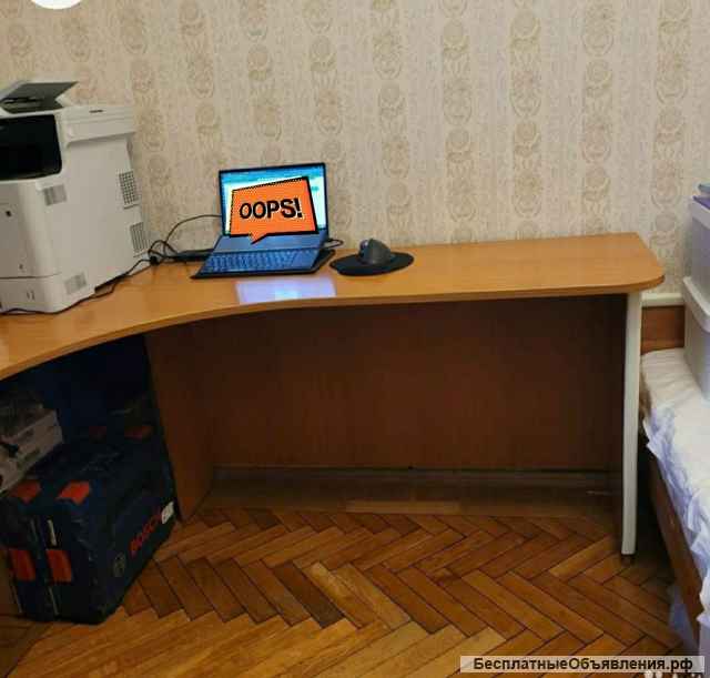 Угловой компьютерный стол