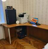 Угловой компьютерный стол