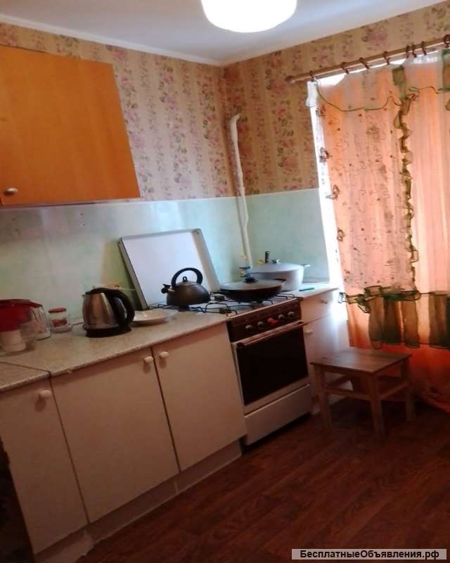 Комнату и место на длительный срок