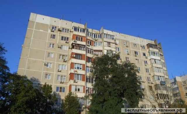 7 к.кв. ЮМР ул. 70-летия Октября, 138/ 92/ 12, эт. 6/ 9 панель.