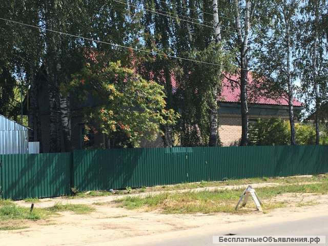 Здание с участком