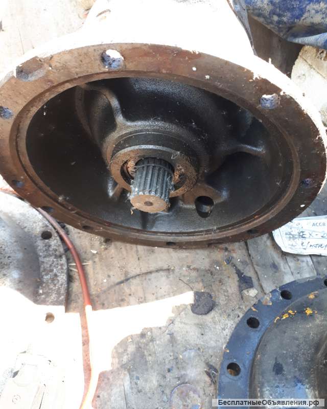 Гидромотор поворота hitachi ex 200-2 4247870