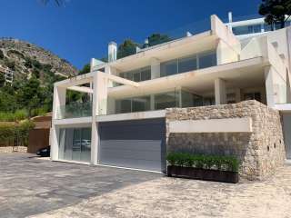 Испания. Продаются две недоделанные виллы в Алтей, на которых можно неплохо заработать.