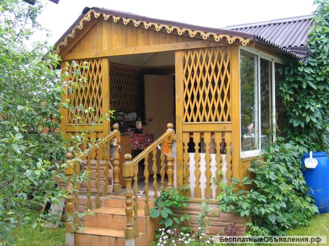 Зимний дом с постройками