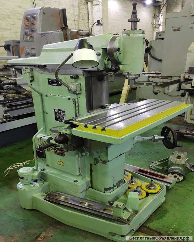 Широкоуниверсальный фрезерный станок СФ-676