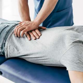 Масаж спини, масаж шиї, мануальна корекція при болю в спині