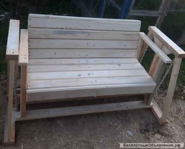 Лавочка скамейка качалка на цепях
