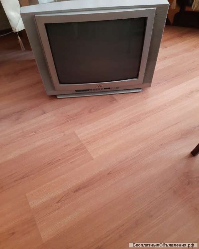 Два б/у телевизора