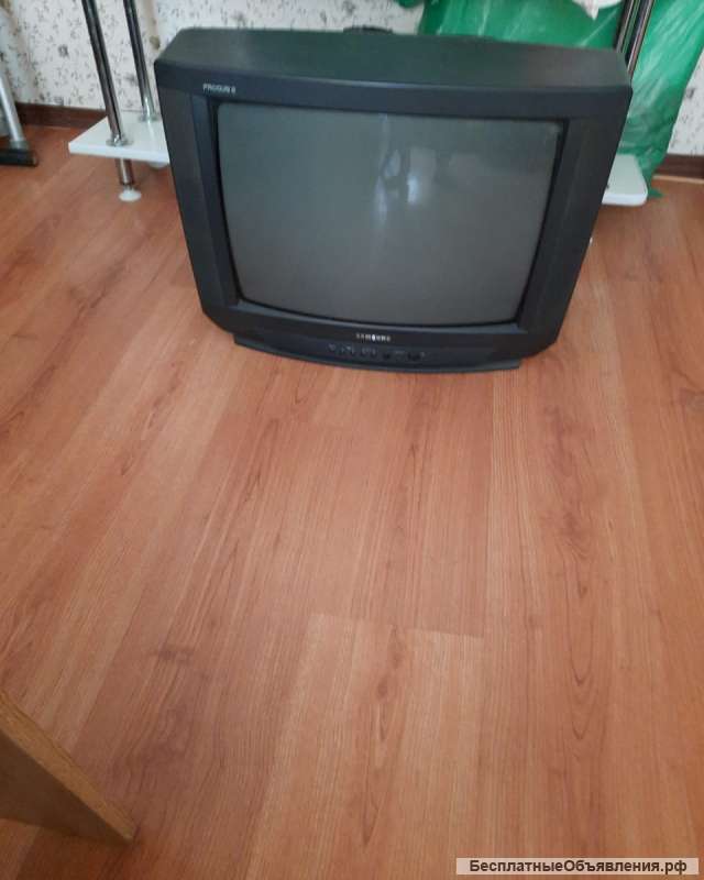 Два б/у телевизора
